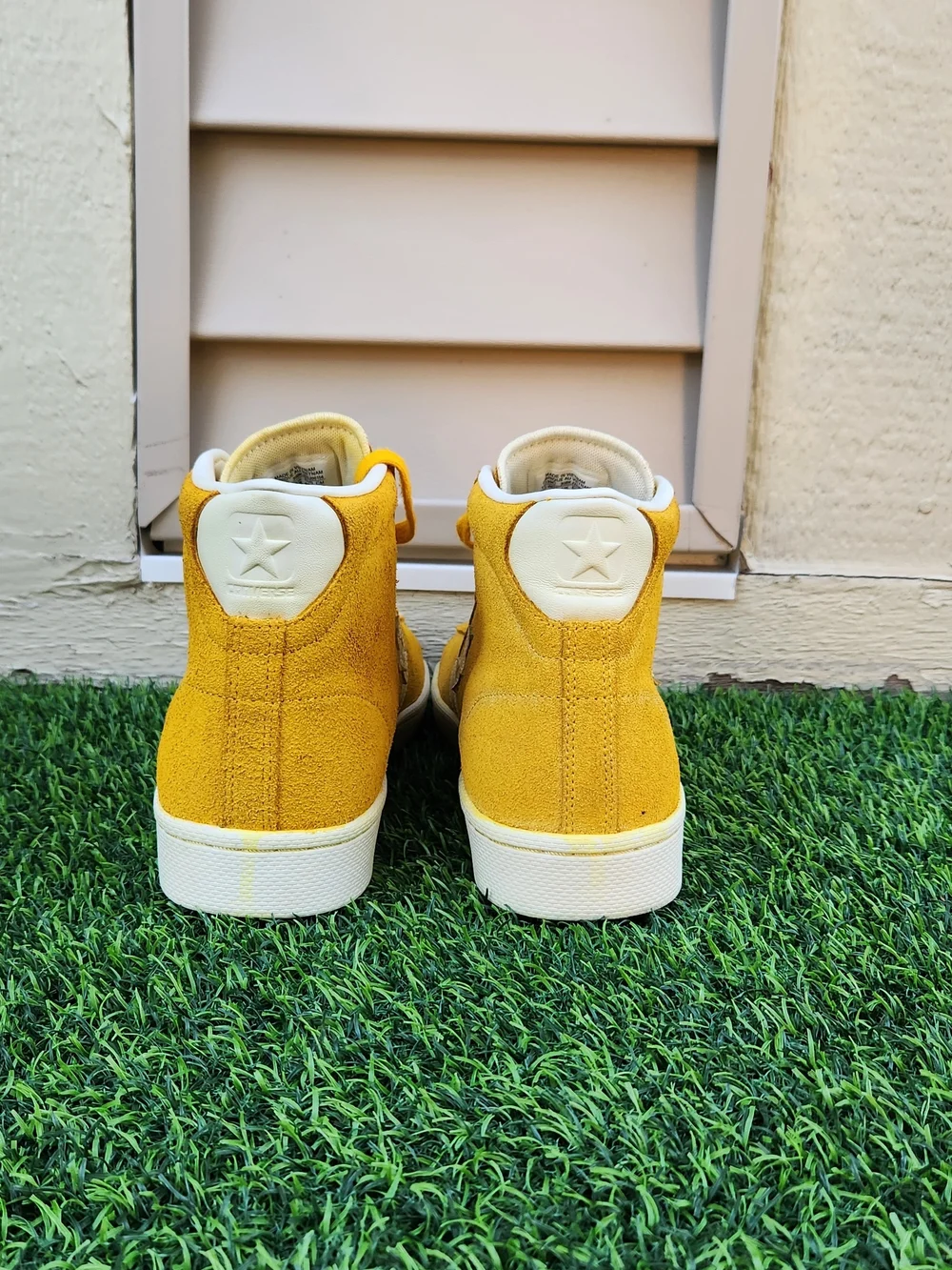 Converse Pro Leather Mid Yellow…One Star Mid Top Suede Leather SIZE 10.5